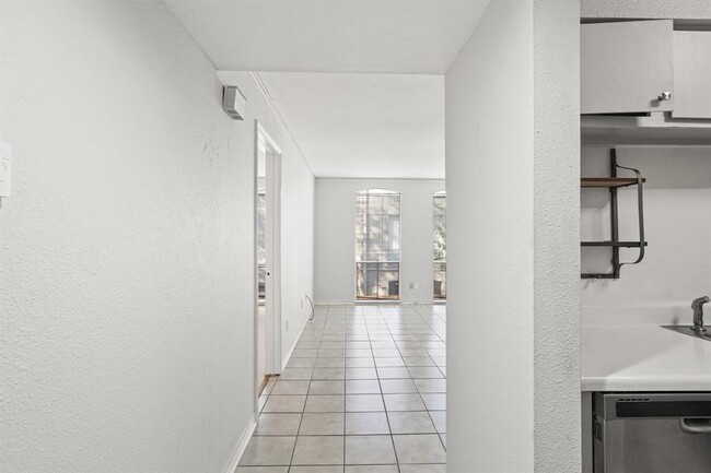 Foto del edificio - 4637 Wild Indigo St