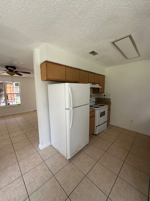 Primary Photo - 3 bed 2 bath home in Wilson Green neighbor...