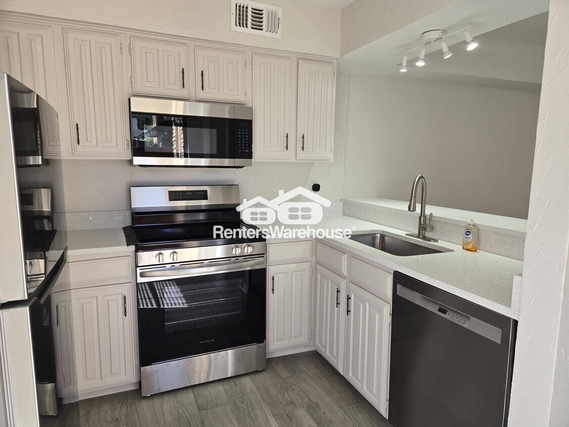 Foto principal - 5626 Preston Oaks Rd