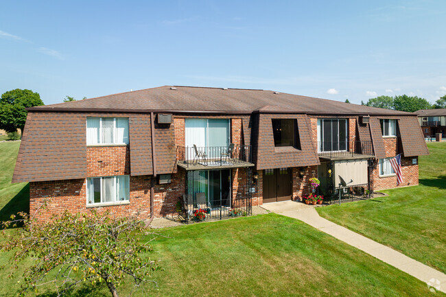 Exterior - Birchwood Square Apartments