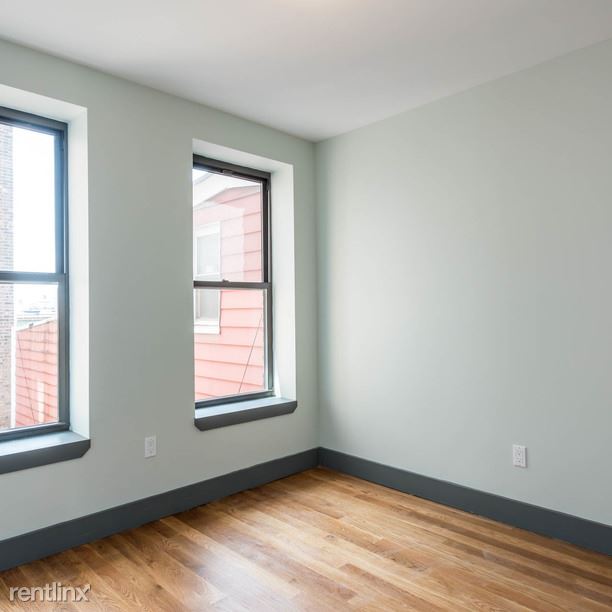 Foto del edificio - 996 Willoughby Ave