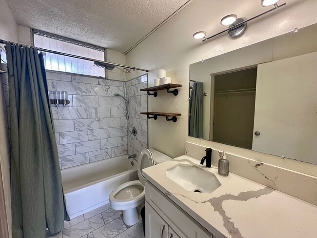 Building Photo - For Rent - [Northbrook Melemanu Woodlands]...