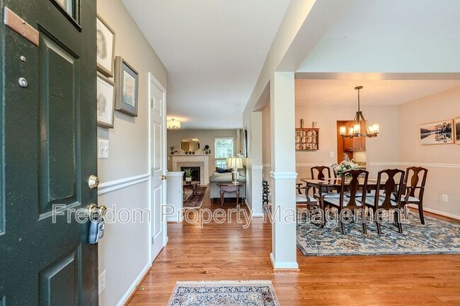 Building Photo - 9564 Basilwood Dr