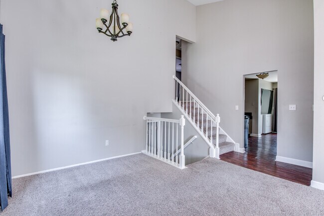 Building Photo - 2670 Stoneybrook Ln