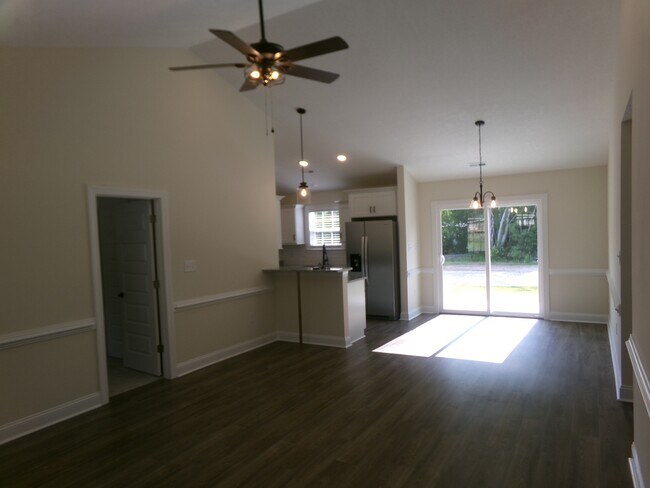 Foto del edificio - 2532 Harvey Rd