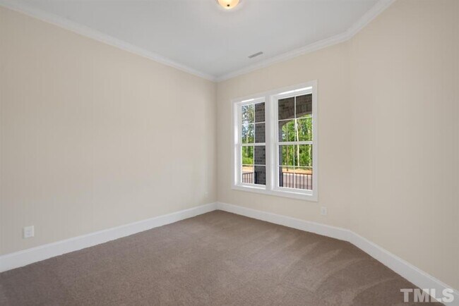 Building Photo - 1127 Laurelwood Dr