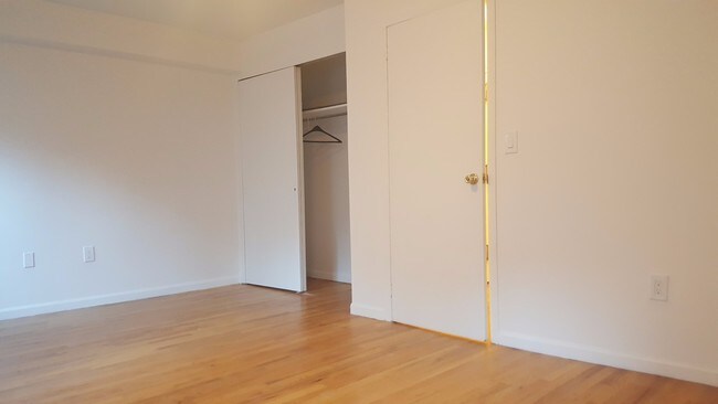Building Photo - 237 3rd Ave