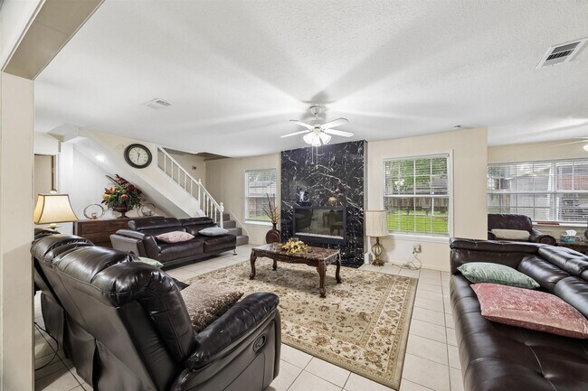 Foto del edificio - 7511 Theisswood Rd
