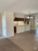 Building Photo - 17401 Red Oak Dr