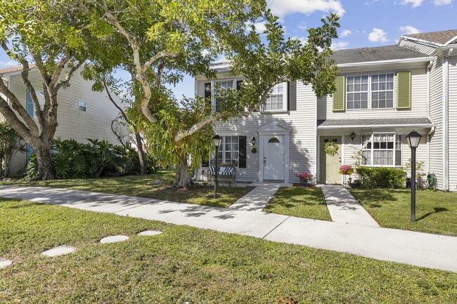 Building Photo - 209 Old English Dr
