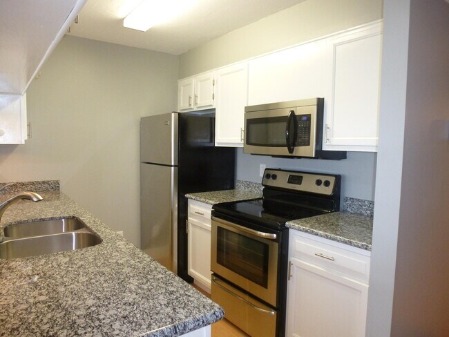 Building Photo - 271 Cypress Point Dr
