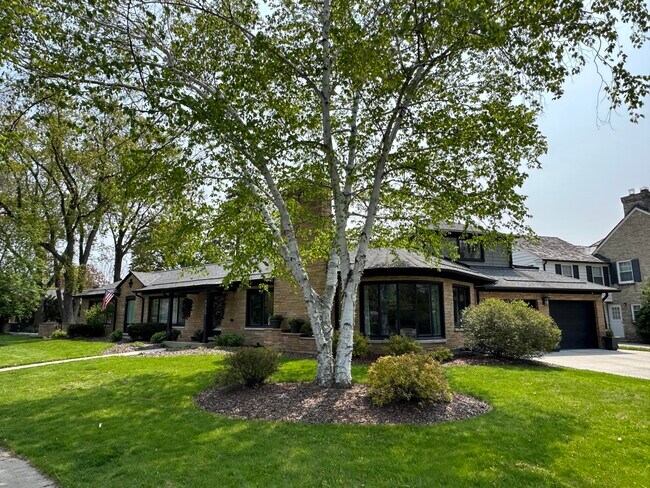 Foto del edificio - 4515 N Lake Dr