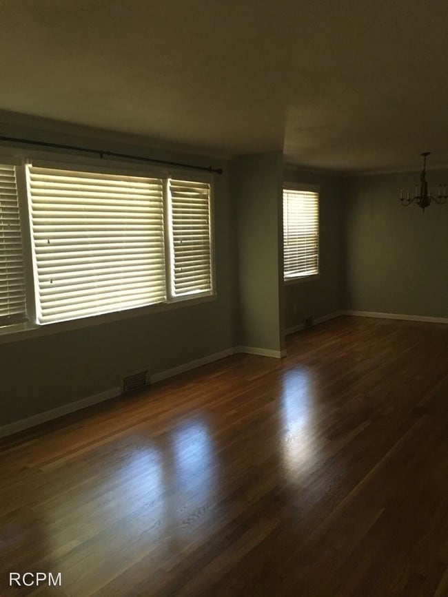 Building Photo - 3 br, 2.5 bath House - 7310 Chadwell Rd.
