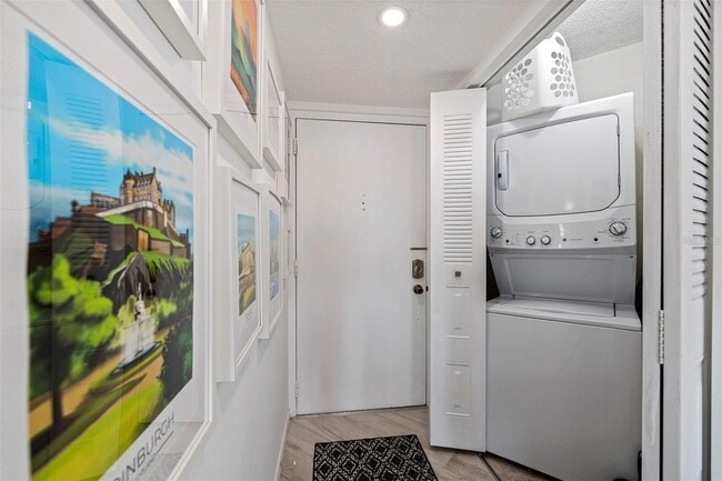 Foto del edificio - 6145 Sun Blvd