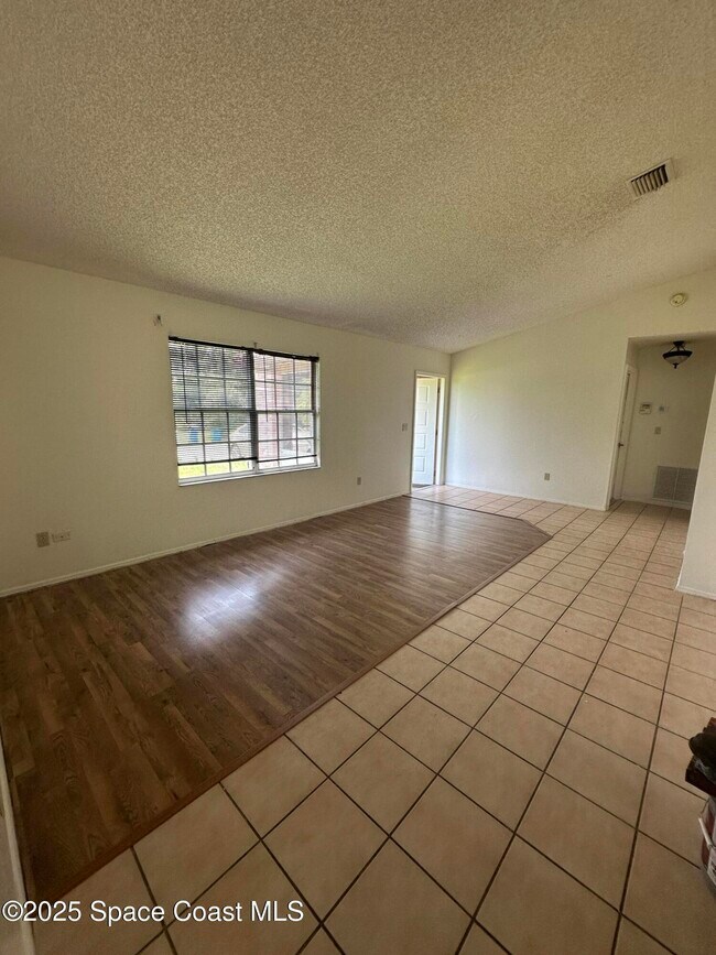 Foto del edificio - 2367 Angel Rd