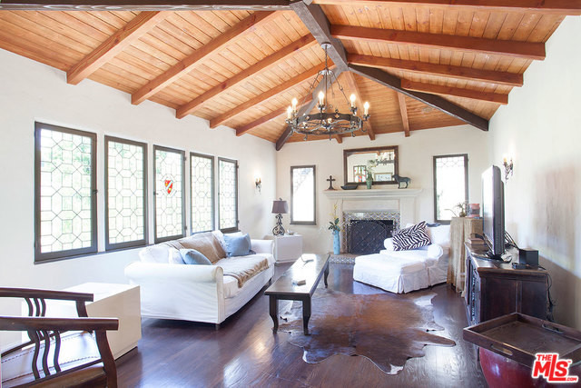 Building Photo - 10155 Toluca Lake Ave