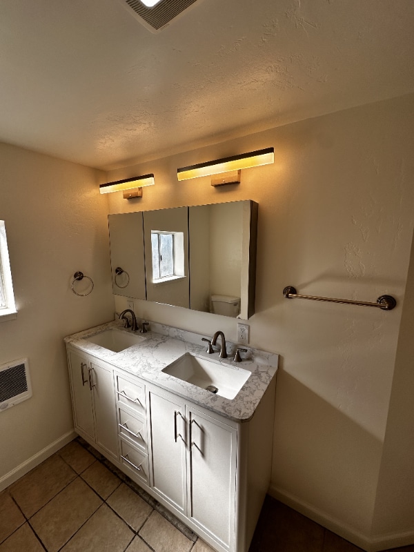 Building Photo - 2130 Main St