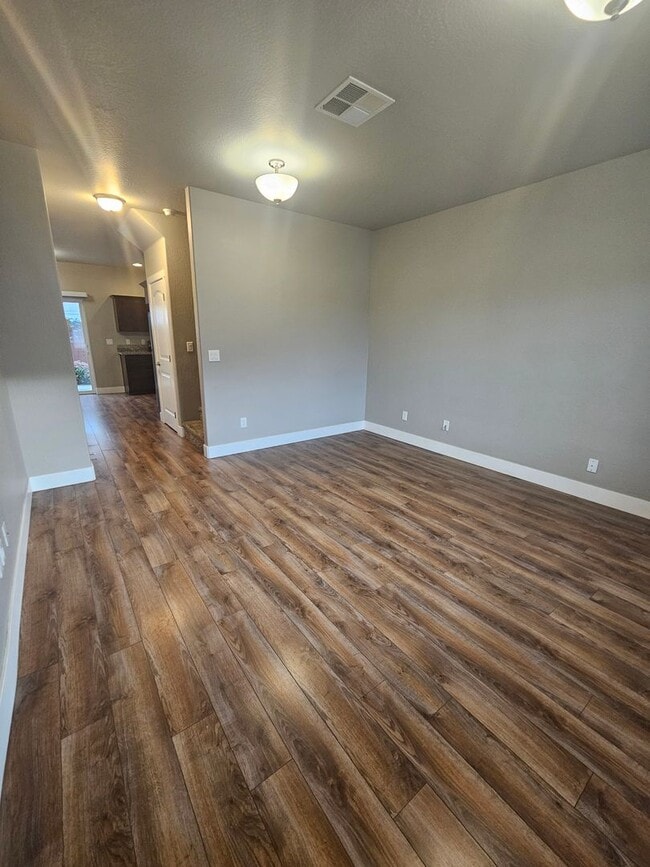 Building Photo - 1803012