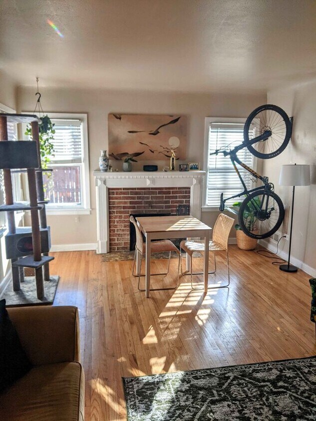Living room - 755 Bellaire St