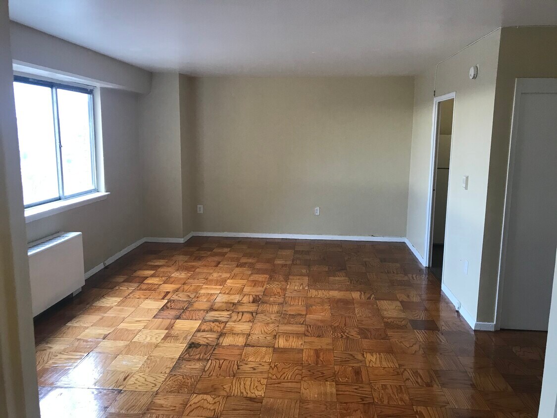 Primary Photo - 275 Prospect St