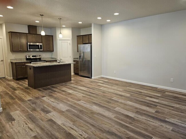 Building Photo - 5724 NE 58th Way