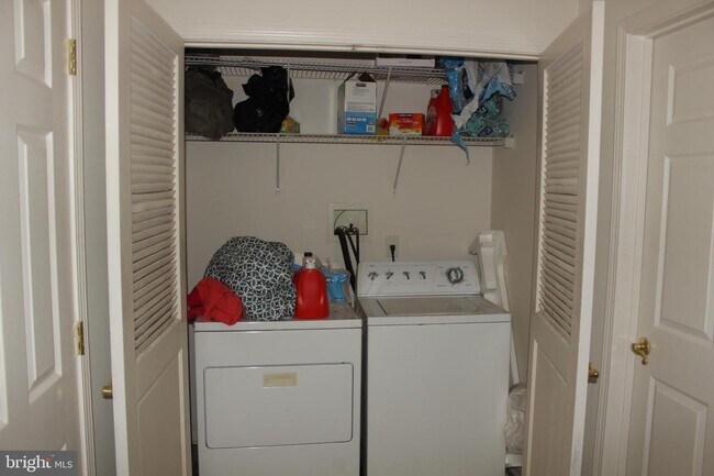 Foto del edificio - 614 Masterson Ct