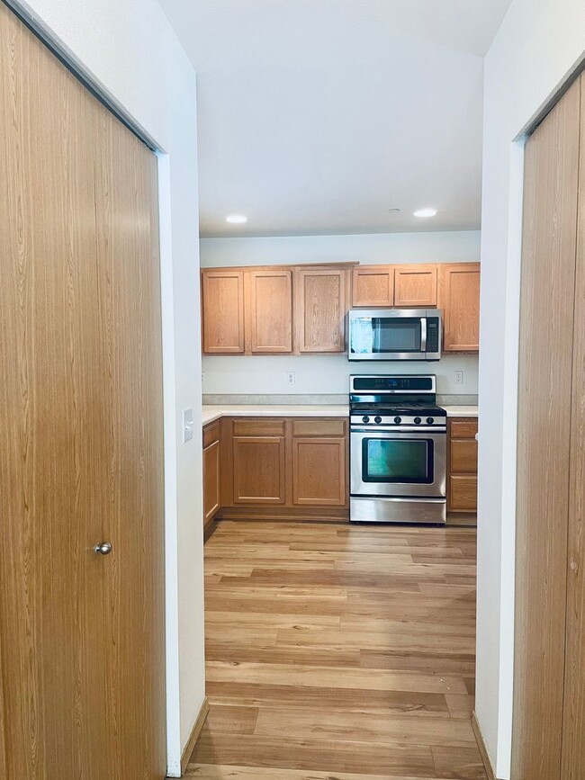 Foto del edificio - Delightful DuPont 3 Bedroom Home