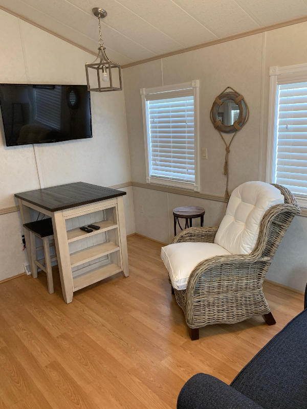 Building Photo - 2580 NE Indian River Dr