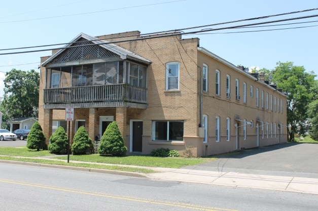 Primary Photo - 107 Macarthur Ave