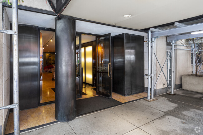 Building Photo - 32 Gramercy Park S
