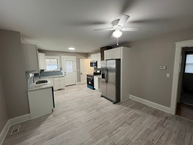 Building Photo - 109 Harvey St