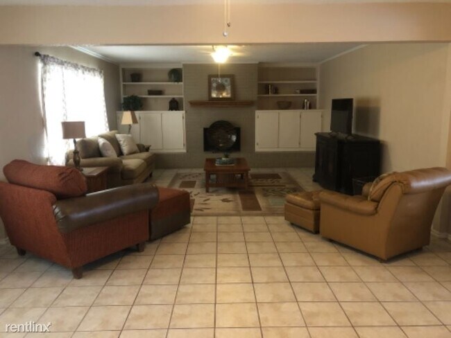 Foto del edificio - 3 br, 2 bath House - 3806 Neely Ave