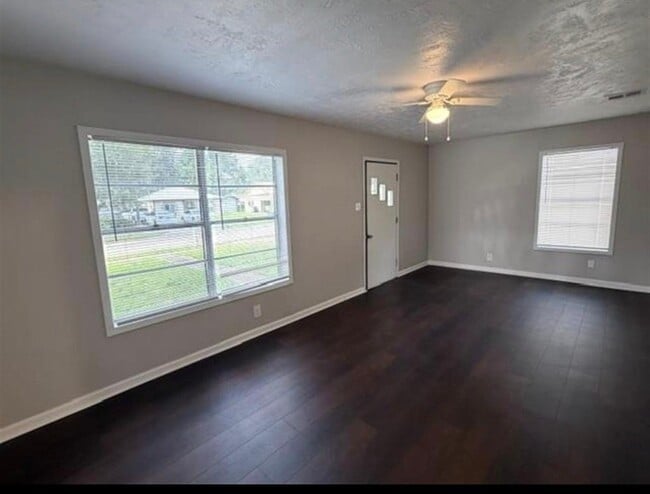Foto del edificio - 2222 Lilly St