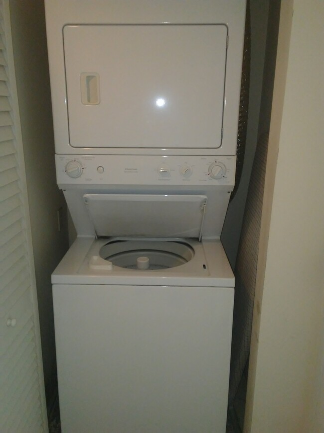 Foto del edificio - 2740 SW 28th Ter