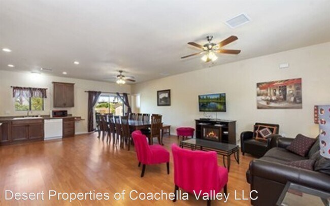 Building Photo - 3 br, 2 bath House - 2150 N. Farrell Dr. #A