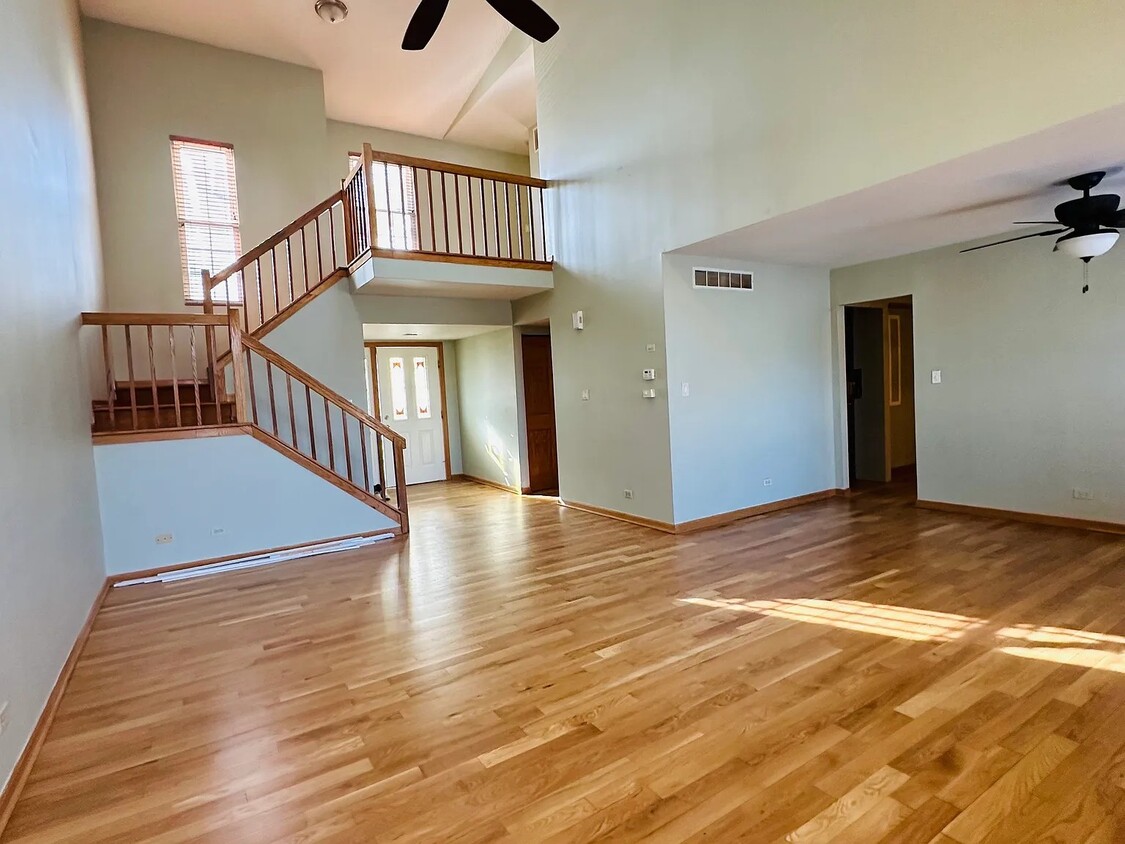 Great Room/Living Room - 1617 Estate Cir