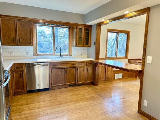 Foto del edificio - 7303 Glouchester Dr