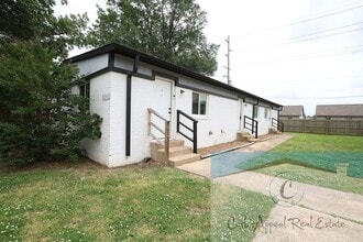 Building Photo - 2211 Spence Cir