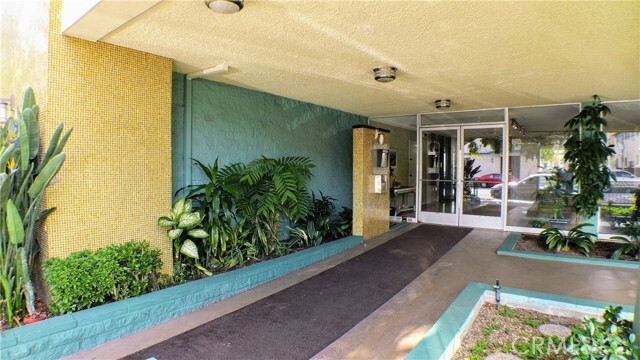 Foto principal - 1187 E 3rd St