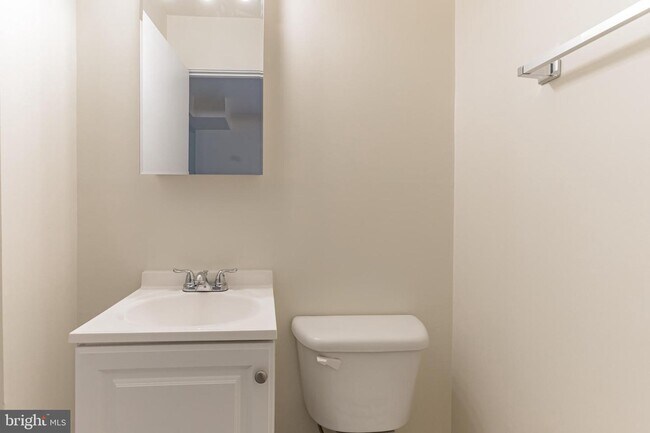 Building Photo - 126 N Baylor Dr