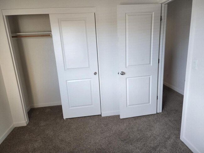 Foto del edificio - 241 Glen Vista Dr