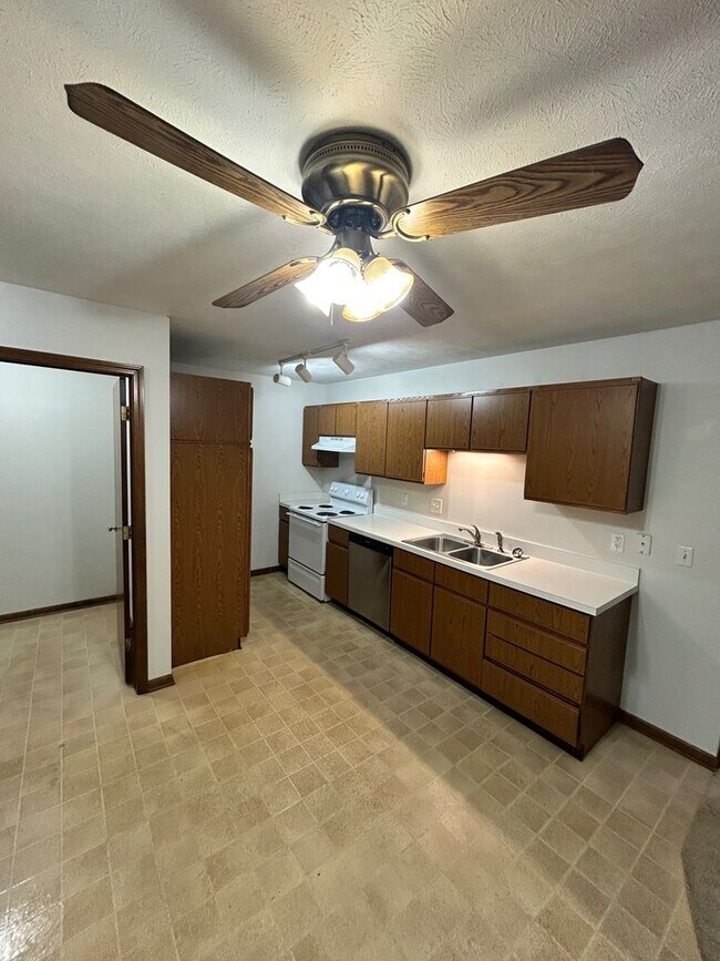 Foto del edificio - 254 Church St Ct