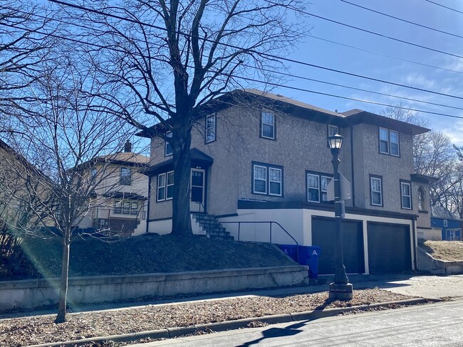 Foto del edificio - 1817 Englewood Ave