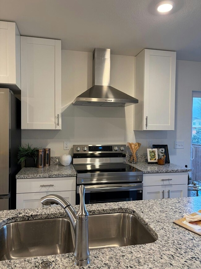 Building Photo - 10370 Tucson St