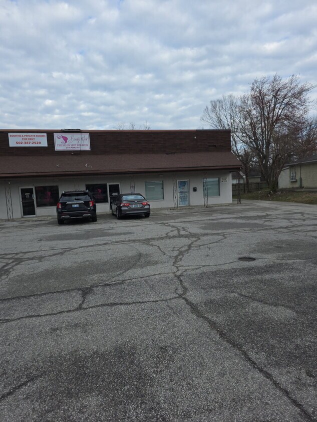 Foto principal - 7292 Manslick Rd
