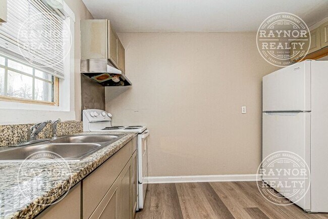 Foto del edificio - 1600 Poole Rd