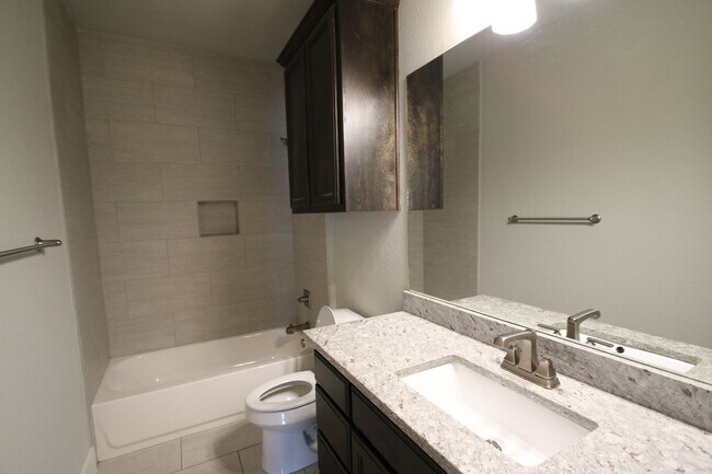 Building Photo - 209 Stewart Bend Ct