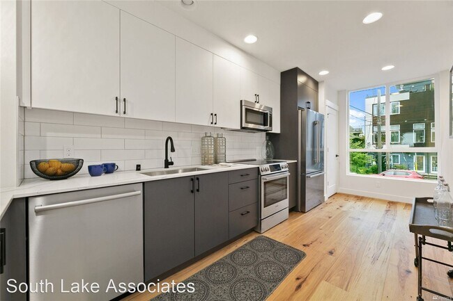 Building Photo - 2 br, 2 bath House - 1766 14th Ave S