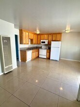 Building Photo - 336 E Sycamore St