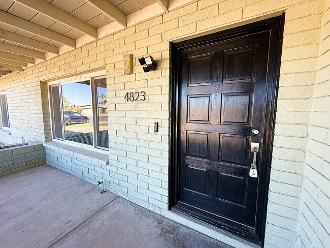 Building Photo - "Charming 3-Bedroom with 2 Full Baths in G...